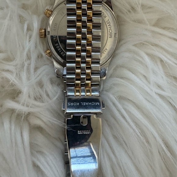 MK Oversized Lexington Two-Tone Watch - Picture 5 of 9